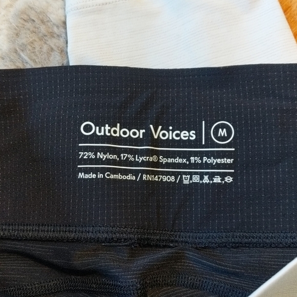 Outdoor Voices Neutral Colorblock Leggings - Picture 4 of 5